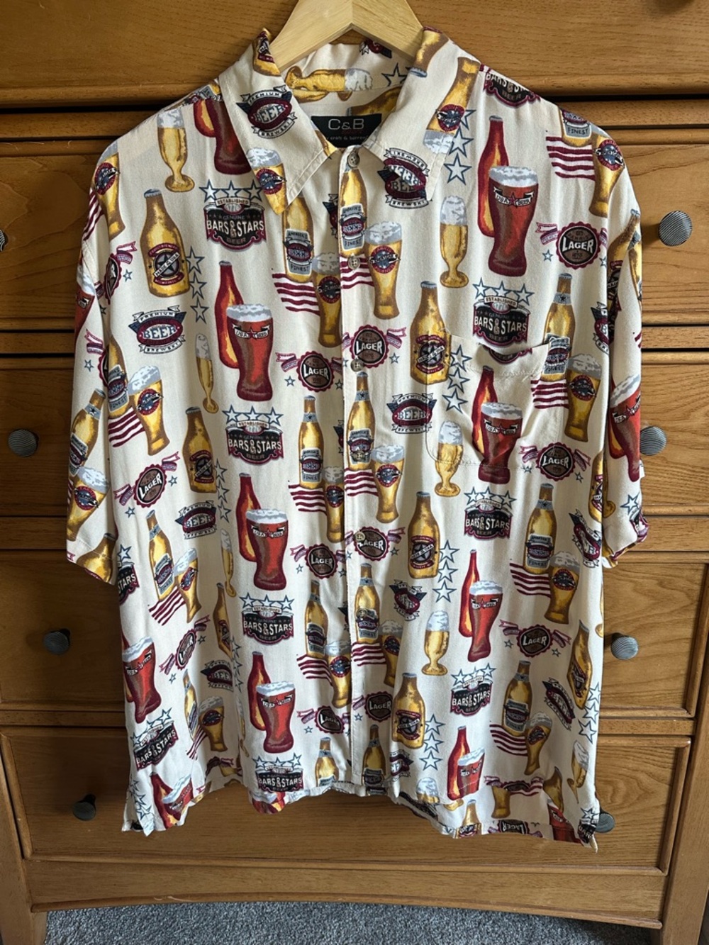 C&B Sport By Croft & Barrow Mens Shirt Sz L Multicolor Beers Print Short Sleeve